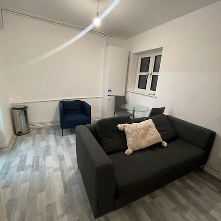 Lovely Spacious Entire 1 Bedroom Apartment - New Management Londres Extérieur photo