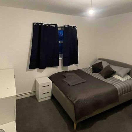 Lovely Spacious Entire 1 Bedroom Apartment - New Management Londres Extérieur photo